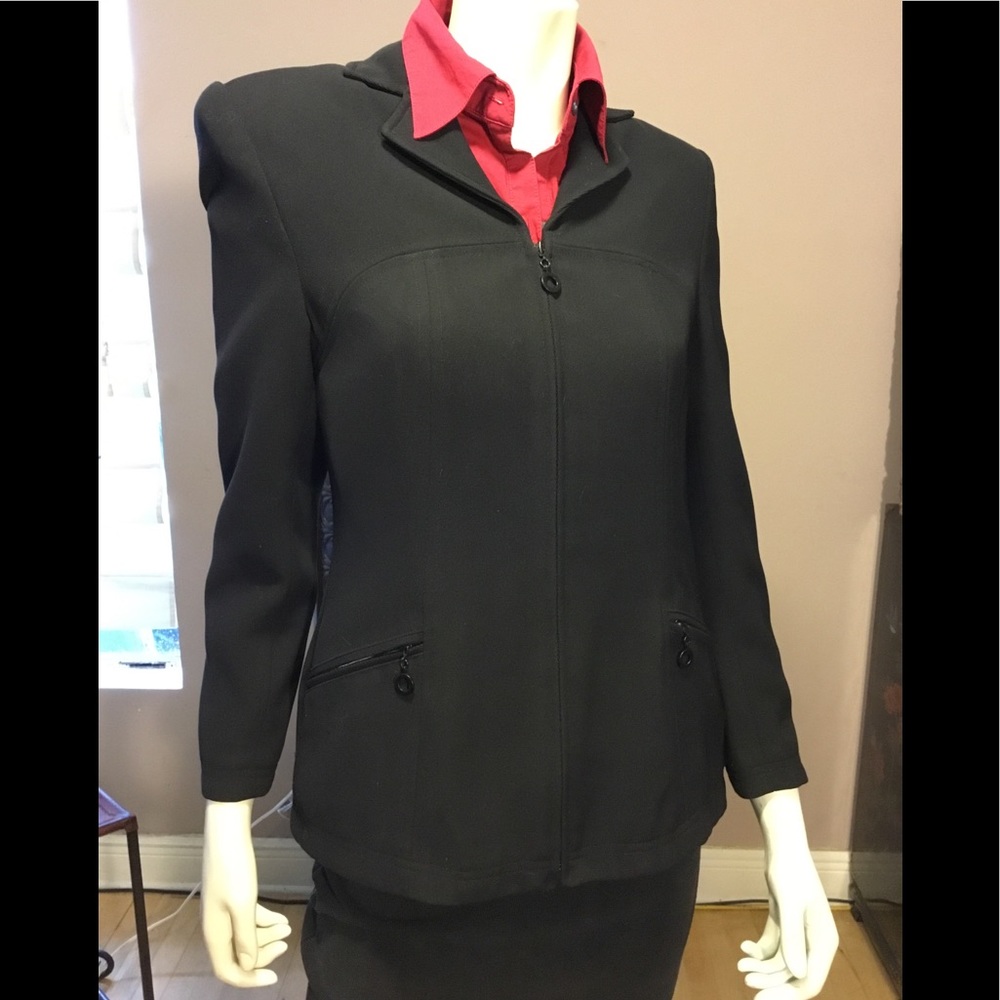 Amanda Smith black  zip jacket size 4